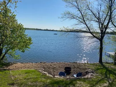 23042 Oak Leaf Ln, Battle Lake, MN 56515