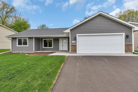 212 3rd St NE, Milaca, MN 56353