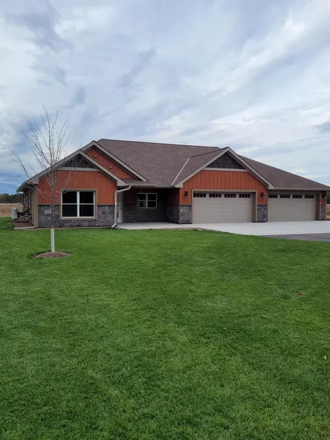 19602 University Ave NW, Oak Grove, MN 55011