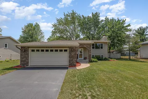 1326 Norwood Ln, Anoka, MN 55303