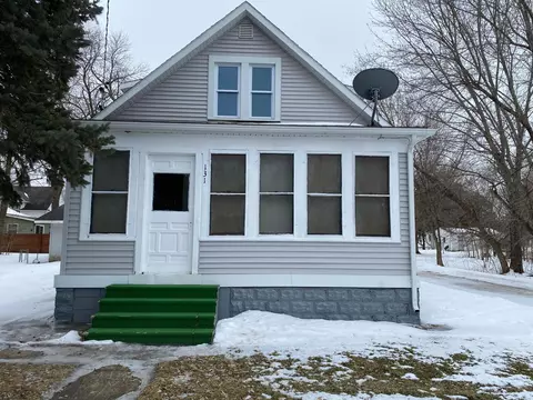 131 3rd St SW, Glenville, MN 56036
