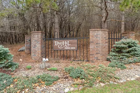 5501 Dewey Hill Rd #225, Edina, MN 55439