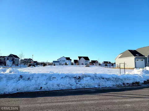 4012 Savanna Ct, Chaska, MN 55318