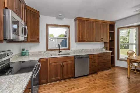 579 Eden Cir, Eagan, MN 55123 photo 3