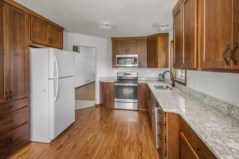 579 Eden Cir, Eagan, MN 55123 photo 10