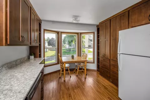 579 Eden Cir, Eagan, MN 55123 photo 9