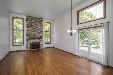 579 Eden Cir, Eagan, MN 55123 photo 2