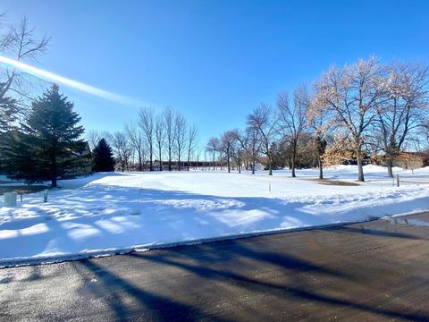 1214 S 2nd St, Milbank, SD 57252