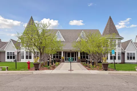 100 Clydesdale Trl #227, Medina, MN 55340