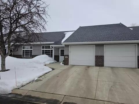 2011 Prairie Ln SW, Willmar, MN 56201
