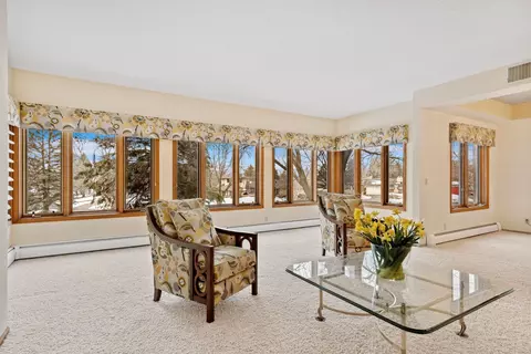1830 Eagle Ridge Dr #2002, Mendota Heights, MN 55118