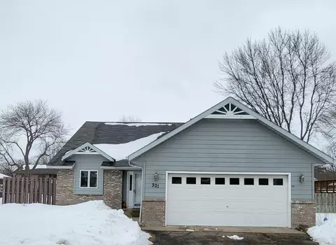 301 10th St N, Sartell, MN 56377