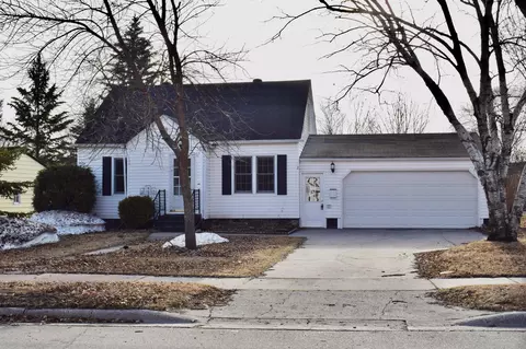 302 Merriam Ave S, Thief River Falls, MN 56701