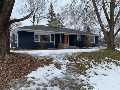 2557 Oak Hills Dr SW, Rochester, MN 55902