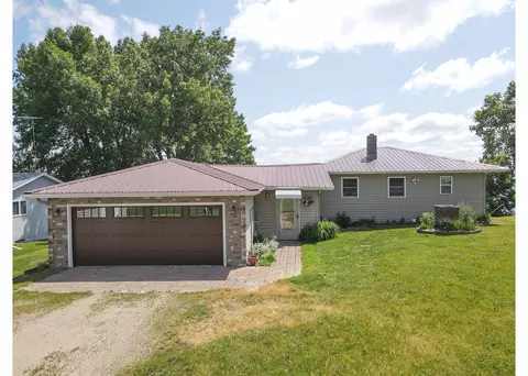 3752 Christopherson Rd NW, Alexandria, MN 56308