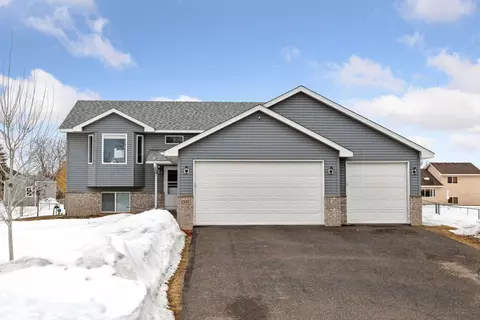 1337 Taft St S, Cambridge, MN 55008