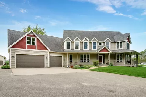 2850 105th St E, Inver Grove Heights, MN 55077