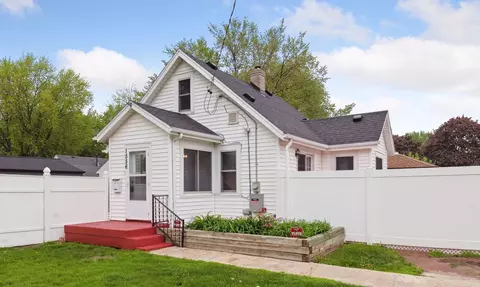 1556 E 83rd St, Bloomington, MN 55425