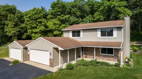 957 Goldfinch Ln NE, Rochester, MN 55906