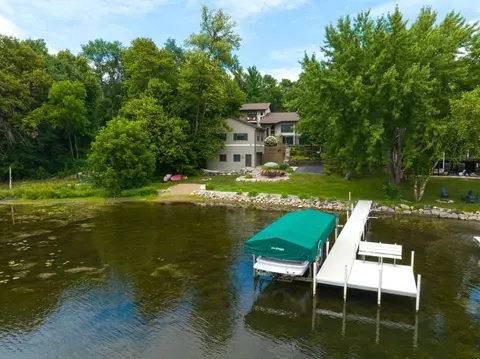 9249 Lake Riley Blvd, Chanhassen, MN 55317