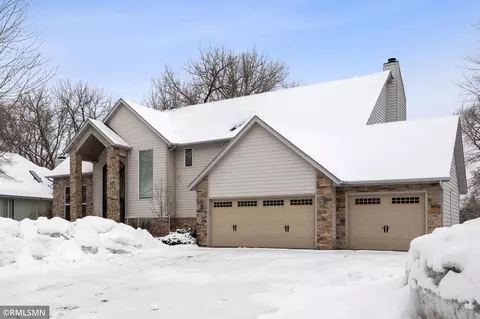 681 Brookside Ln, Mendota Heights, MN 55118