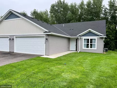 1113 Sakatah Ct, Madison Lake, MN 56063