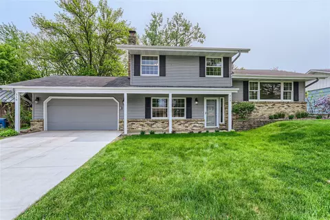 519 Benz Rd, New Brighton, MN 55112