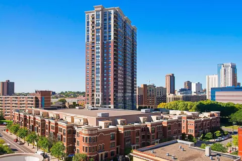 500 E Grant St #2302, Minneapolis, MN 55404