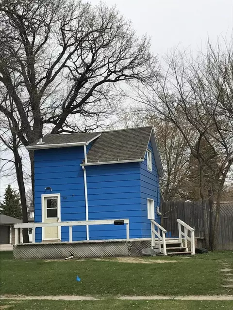 208 N Nelson St, Crookston, MN 56716