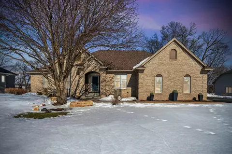 100 Fairway Ridge Ct, Minnetrista, MN 55364