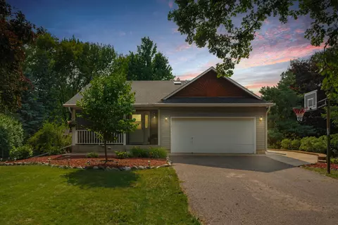 2245 German St, Maplewood, MN 55109