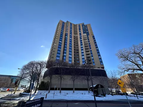 2950 Dean Pkwy #802, Minneapolis, MN 55416