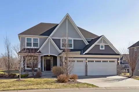 2 Rapp Farm Blvd, North Oaks, MN 55127