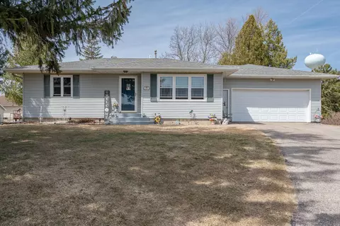2420 Kenyon Rd, Owatonna, MN 55060