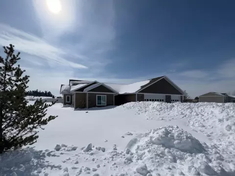 1320 Whiting Rd NW #103, Bemidji, MN 56601