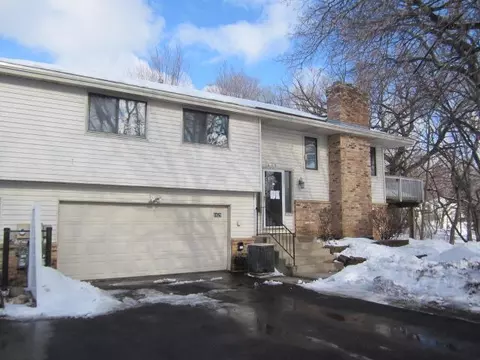 1629 Hickory Hill Dr, Eagan, MN 55122