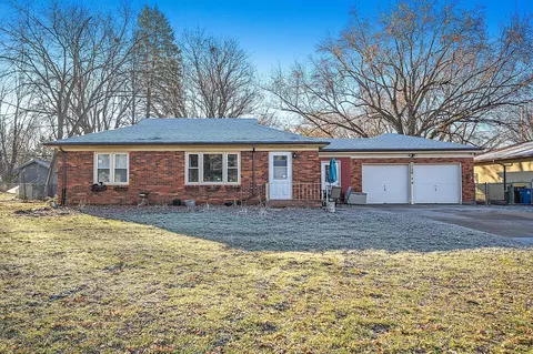 2124 Floral Dr, White Bear Lake, MN 55110