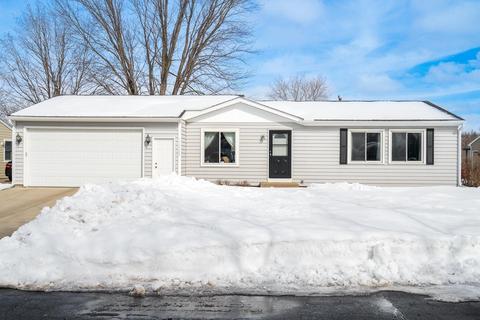 112509 E Scott Ln, Chaska, MN 55318