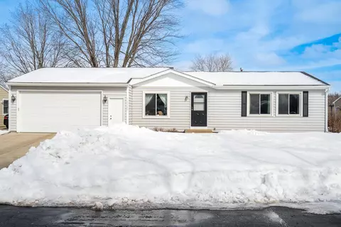 112509 E Scott Ln, Chaska, MN 55318