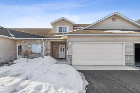 1118 Iris Dr, White Bear Twp, MN 55127