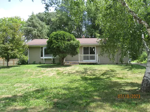 70 Mayhill Rd N, Maplewood, MN 55119