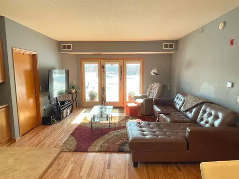 2103 Silver Bell Rd #114, Eagan, MN 55122