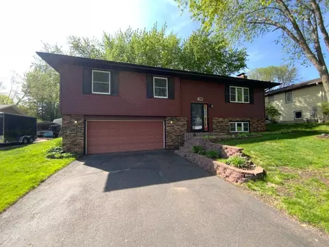3642 Grovner Rd N, Oakdale, MN 55128