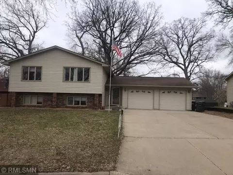 535 Lakewood Dr SW, Hutchinson, MN 55350