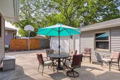 2061 Opal Dr, Eagan, MN 55122 photo 37
