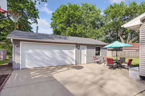 2061 Opal Dr, Eagan, MN 55122 photo 39