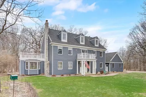 8955 Bechtold Rd, Rogers, MN 55374