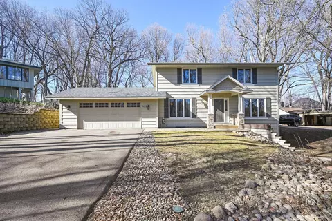 7193 Frontier Trl, Chanhassen, MN 55317
