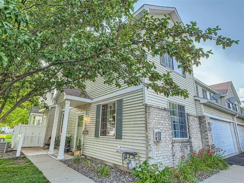 2071 Mockingbird Ave, Shakopee, MN 55379