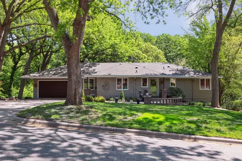2630 Kyle Ave N, Golden Valley, MN 55422